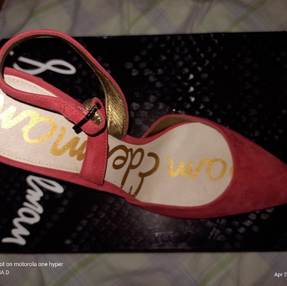 RED PUMP - Picture 4 of 4